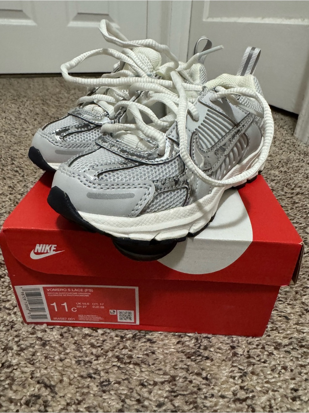 Nike Kids White and Gray Mesh Sneakers with Silver Accents